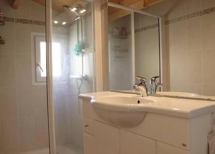 Villa Maison 3 Pièces 5 Couchages Trojan Les Bains Sto000-045 *