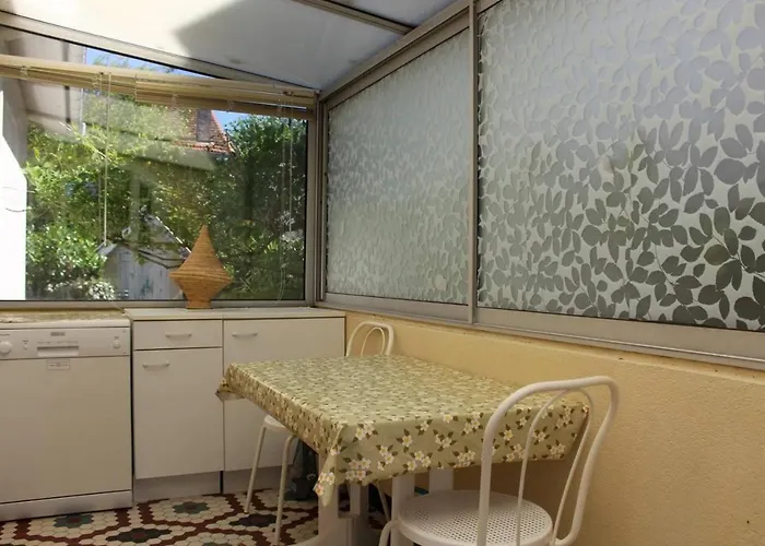 Villa Maison 3 Pièces 5 Couchages Trojan Les Bains Sto000-045 *