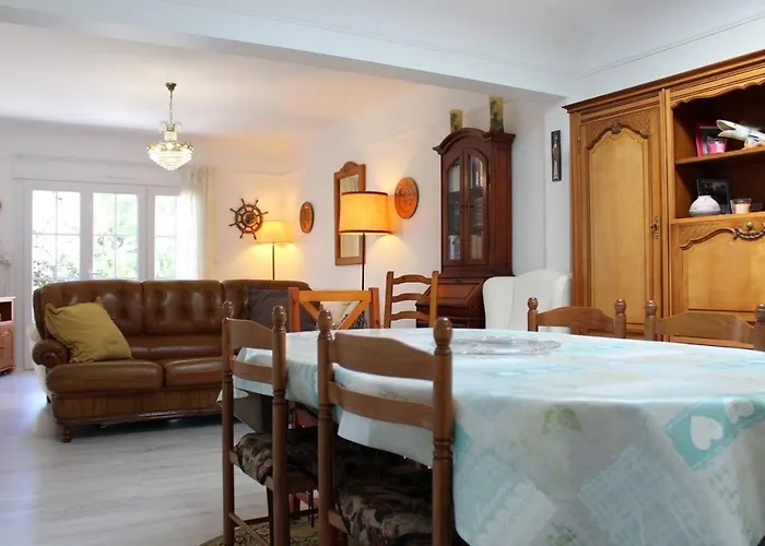 Maison 3 Pièces 5 Couchages Trojan Les Bains Sto000-045 *